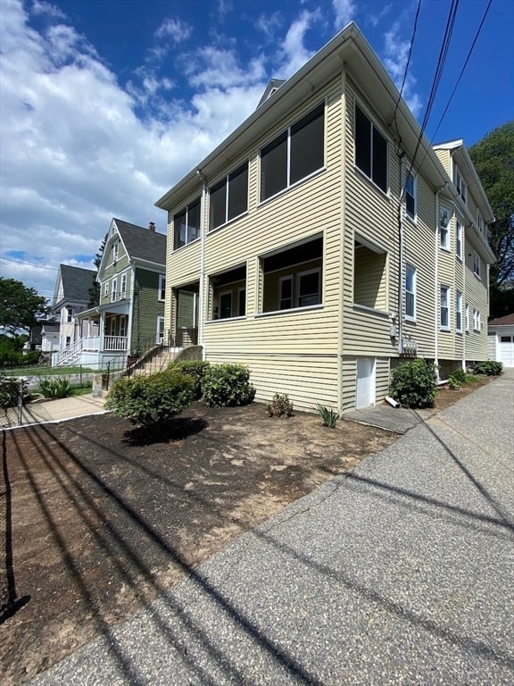 Building Photo - 27 Conwell Ave