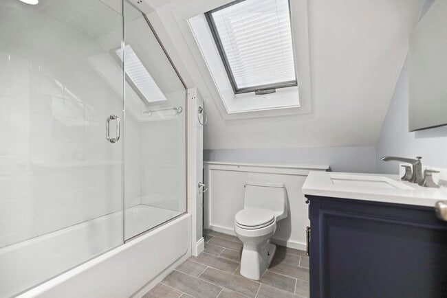 Building Photo - 1004 South St