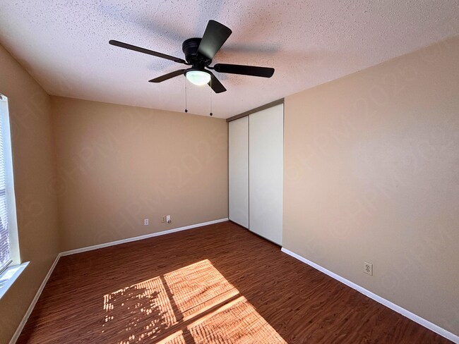 Building Photo - Move-In Special. ½ off the first full month's rent with a 12-month lease.
