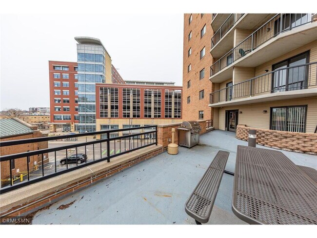 Building Photo - Modern Downtown St. Paul Condo with Top-Ti...