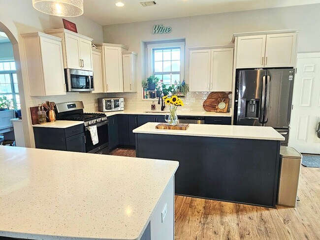 Building Photo - Beautiful 4-bedroom, 2.5- bath home with bonus room, Hedgefield subdivision Prattville, AL.