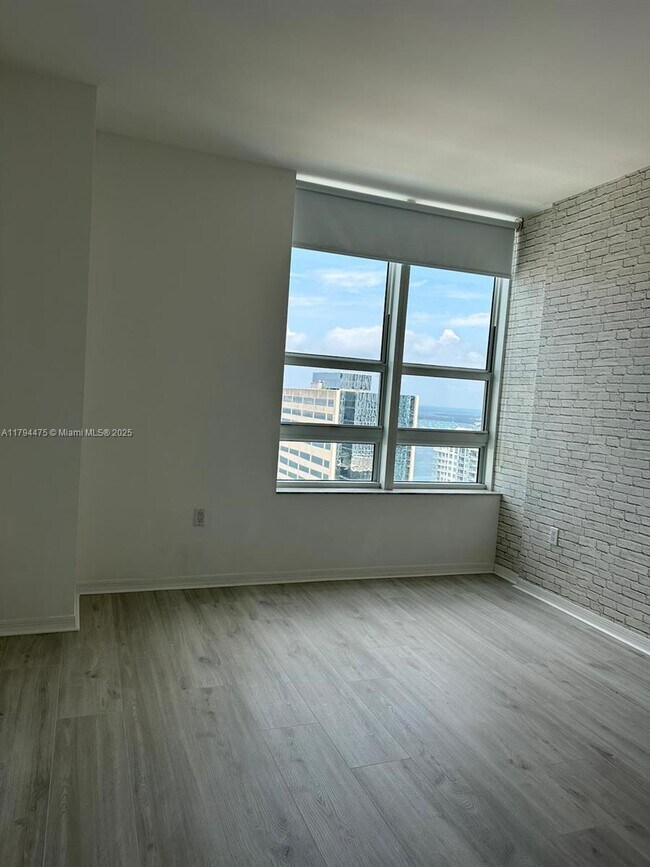 Building Photo - 951 Brickell Ave