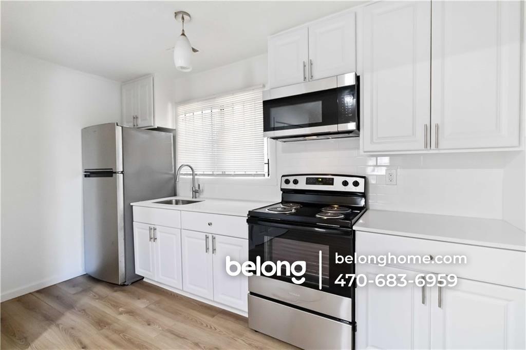 Building Photo - 225 1st St SW