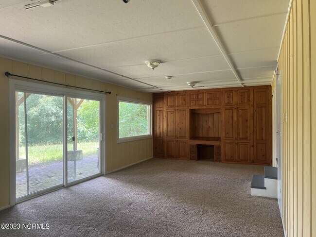 Building Photo - 108 Juniper Ct