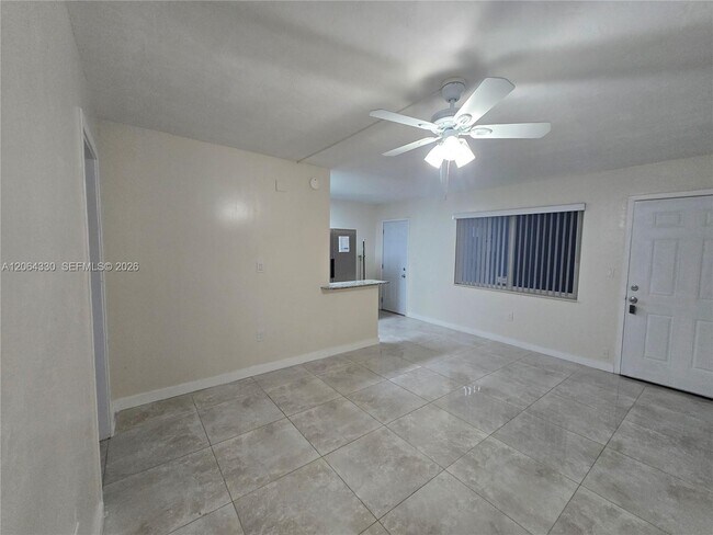 Building Photo - 4550 SW 67th Ave
