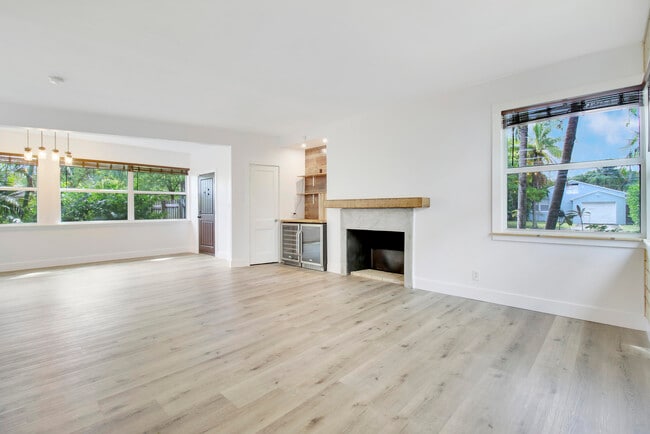 Building Photo - 501 36th St