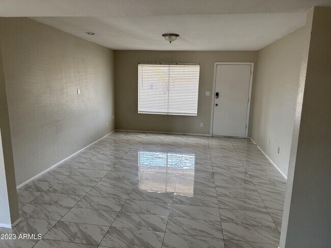 Building Photo - 2536 E Commonwealth Cir