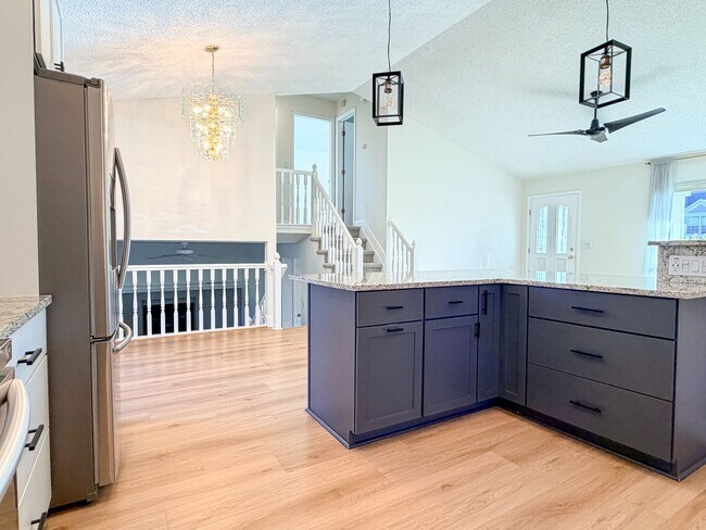 Building Photo - Updated Single-Family Home in Centennial!