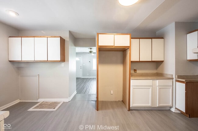 Building Photo - 3748 N Hawthorne Ln