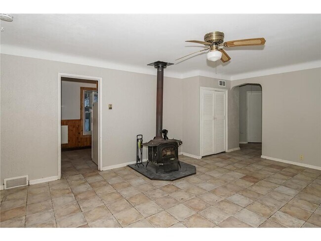 Building Photo - 1129 Skillman Ave W