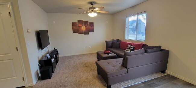 Building Photo - 1677#50 - Rahmaan, TrayV&#39;on