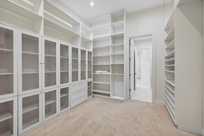 Building Photo - 11460 SW Pietra Wy