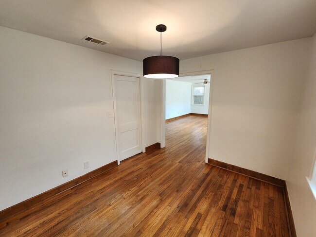 Building Photo - 1203 Barnes St NW