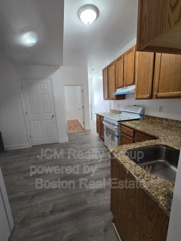 Building Photo - 138 Chestnut St