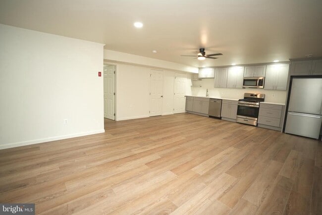 Building Photo - 22271 Goldenrod Dr