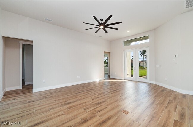 Building Photo - 534 NW 18th Pl