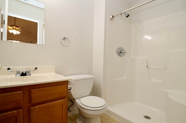 Building Photo - 45 Harbor View Ln