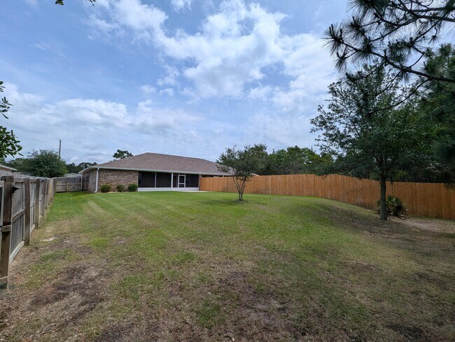 Building Photo - 1827 Sundown Dr