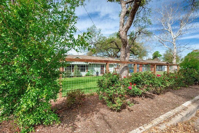 Building Photo - 5000 Lansing Dr