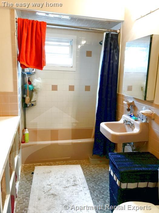 Building Photo - 3 Calvin St