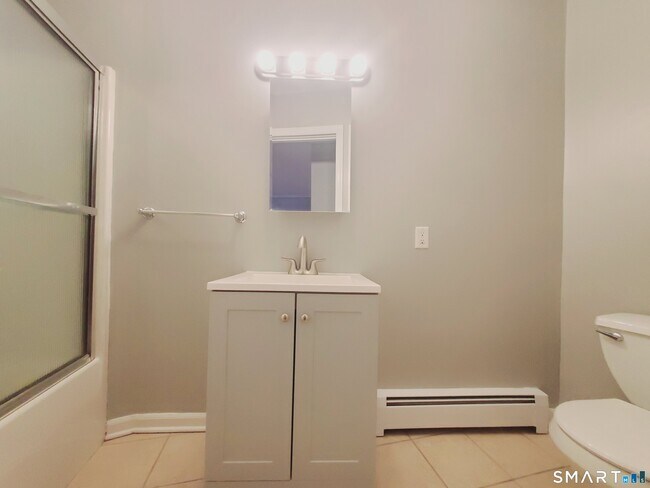 Building Photo - 211 Main St