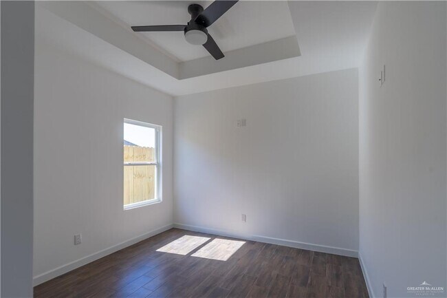 Building Photo - 14 N Sugar Bear Dr