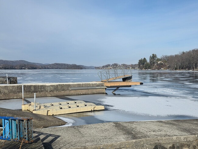 Building Photo - 23 Cedar Dr