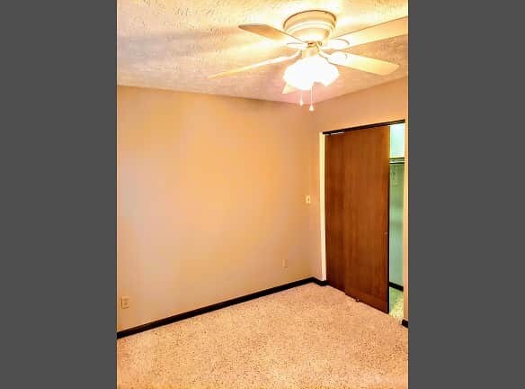 Building Photo - 382 Waterside Avenue