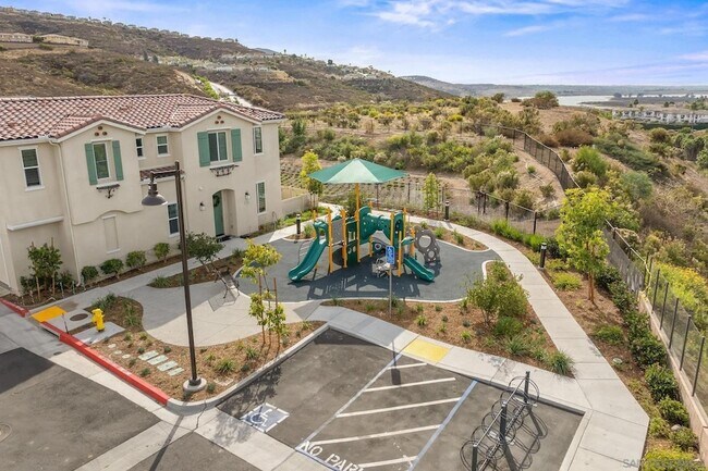 Building Photo - 2612 Babaco St