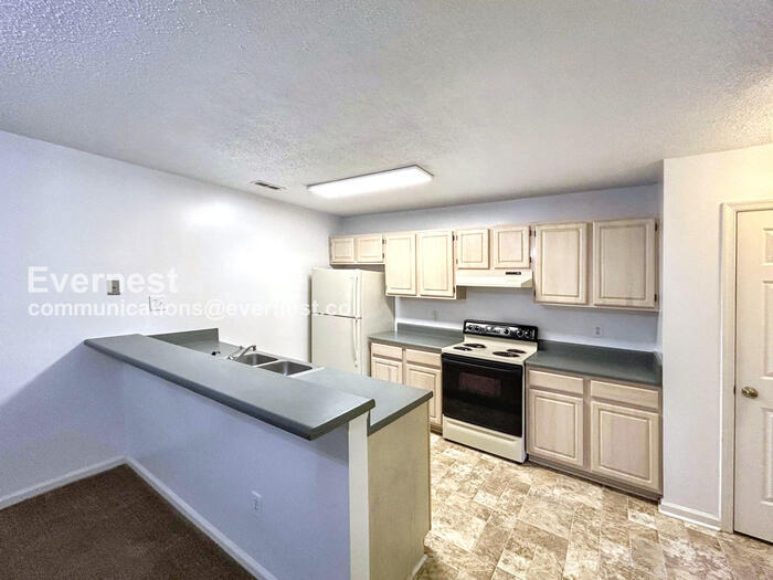 Building Photo - 2703 Westgate Cir