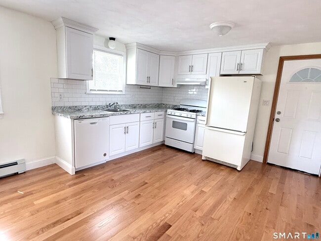 Building Photo - 100 Jordan St