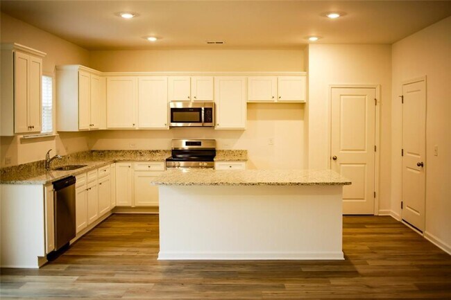 Building Photo - 245 Red Dragon Dr