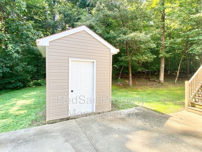 Building Photo - 5309 Rhoda Ln