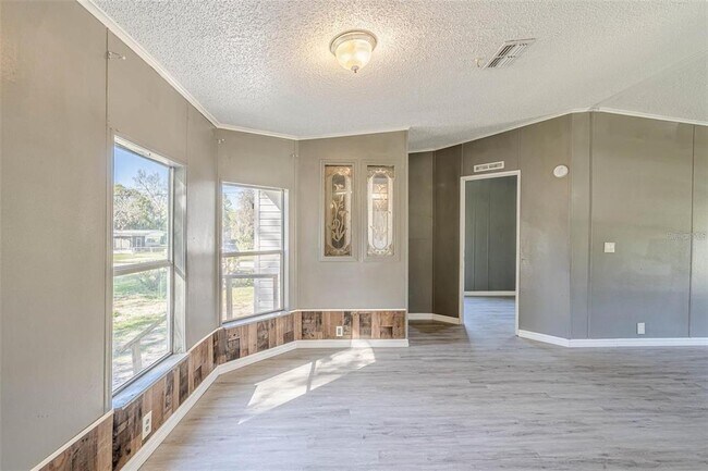 Building Photo - 4960 Tuscaroa Ave