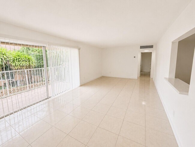 Building Photo - 4450 NW 79th Ave