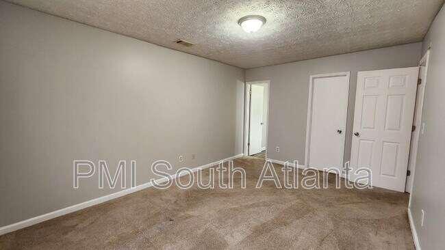 Building Photo - 5426 Glen Haven Dr