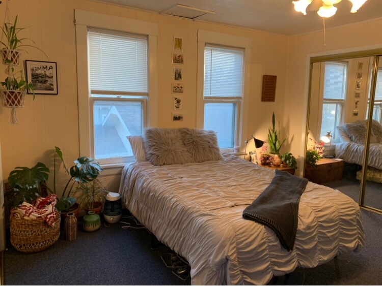 Building Photo - 1537 New Hampshire St