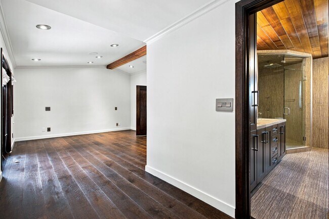 Building Photo - 3184 Dona Sarita Pl