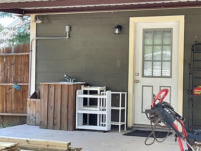 Building Photo - 42906 O'Neal Ln