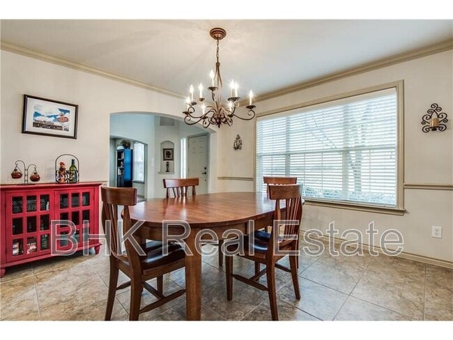 Building Photo - 11861 Tyler Dr