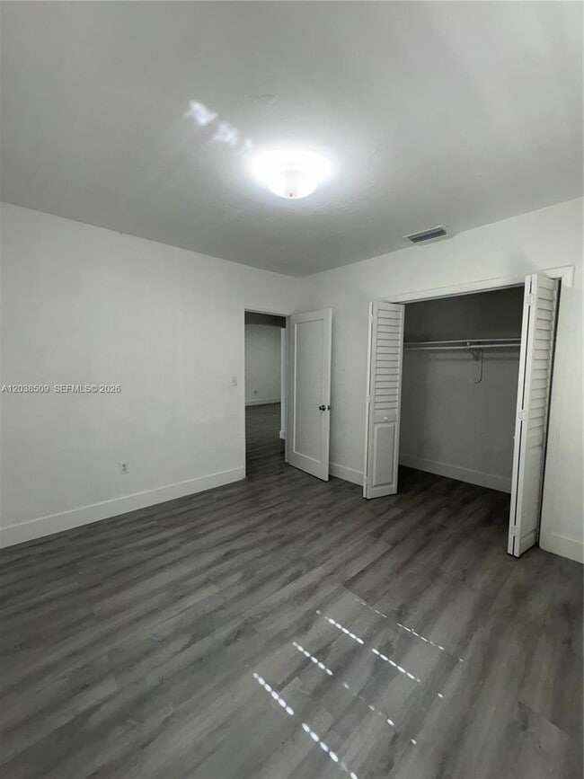 Building Photo - 2920 SW 15th St
