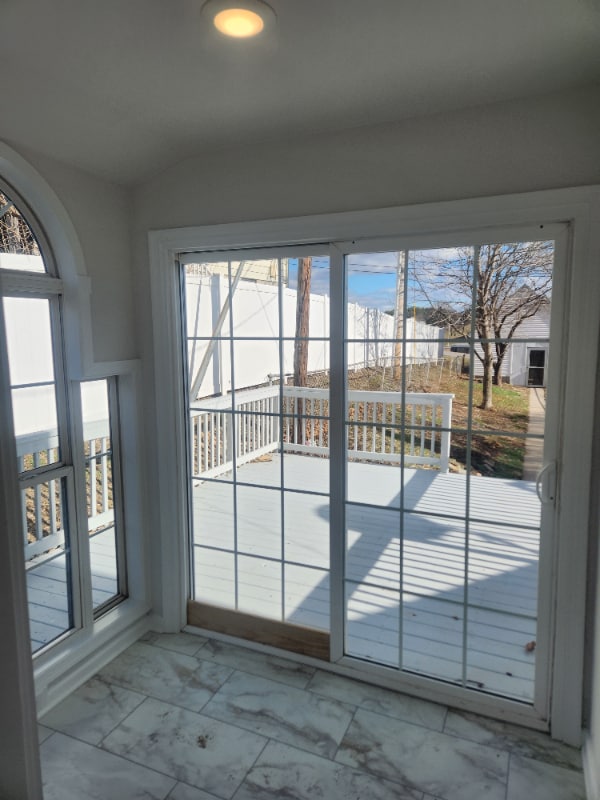 Building Photo - 145 N Main St