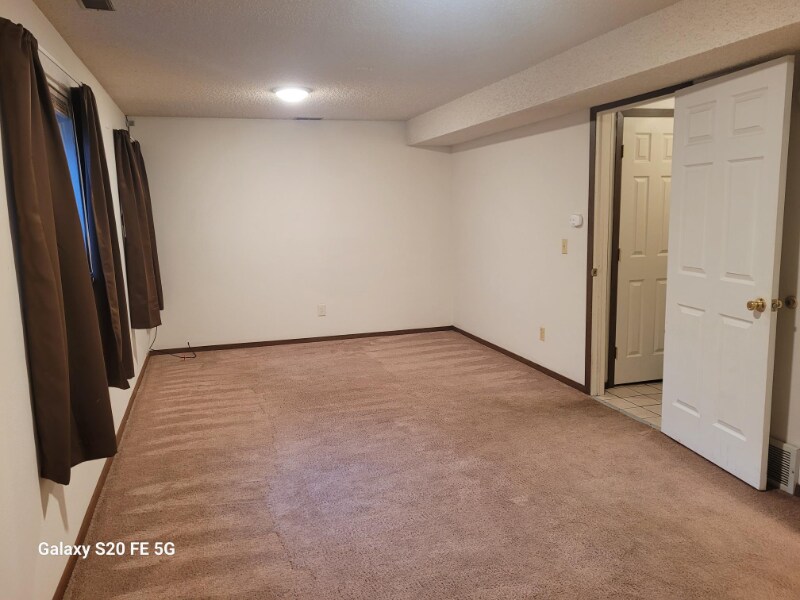 Building Photo - 2228 Palm Dr