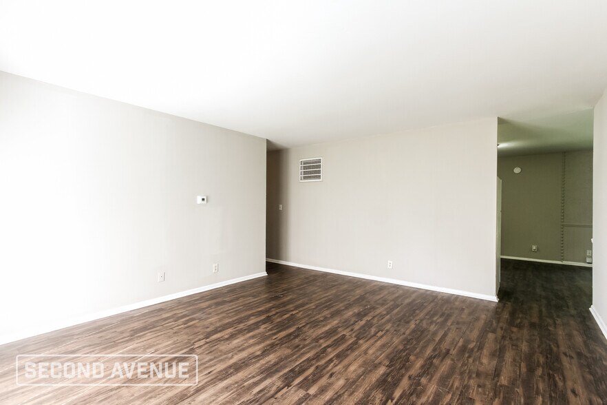 Building Photo - 3619 Ireland Dr