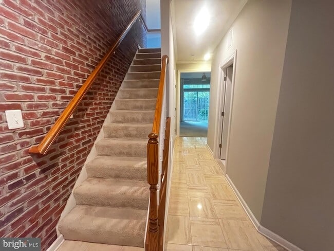 Building Photo - 8195 Falls Grove Dr