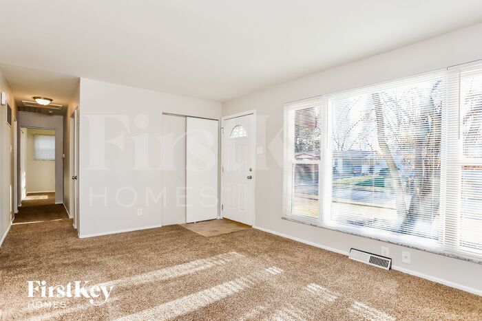 Building Photo - 525 Lula Dr