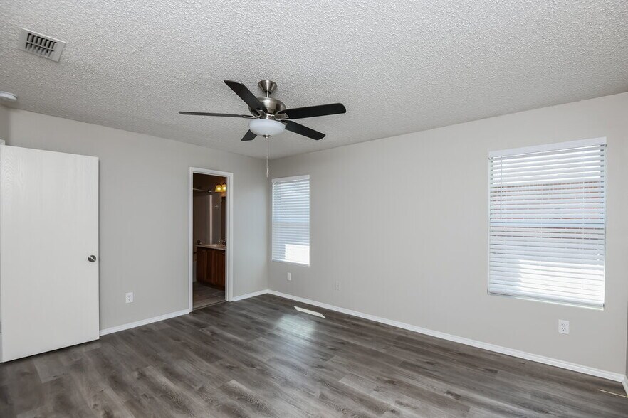 Building Photo - 1625 Creekridge Ct