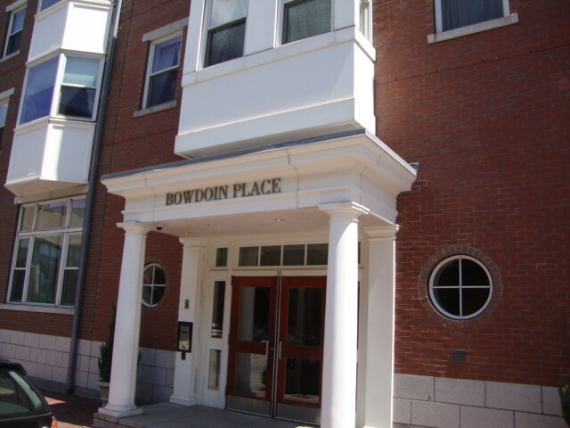 Building Photo - 10 Bowdoin St