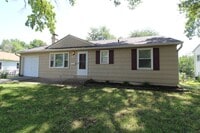 Building Photo - 2 Bedroom 1 Bath Home in Overland Park Kansas