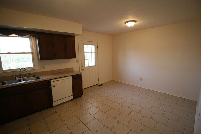 Building Photo - Welcome to East Hills      260218